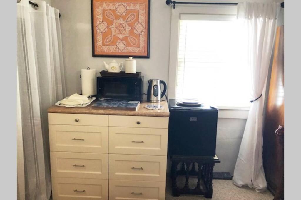Elegant Spacious Private Studio ~ Upscale バークレー エクステリア 写真