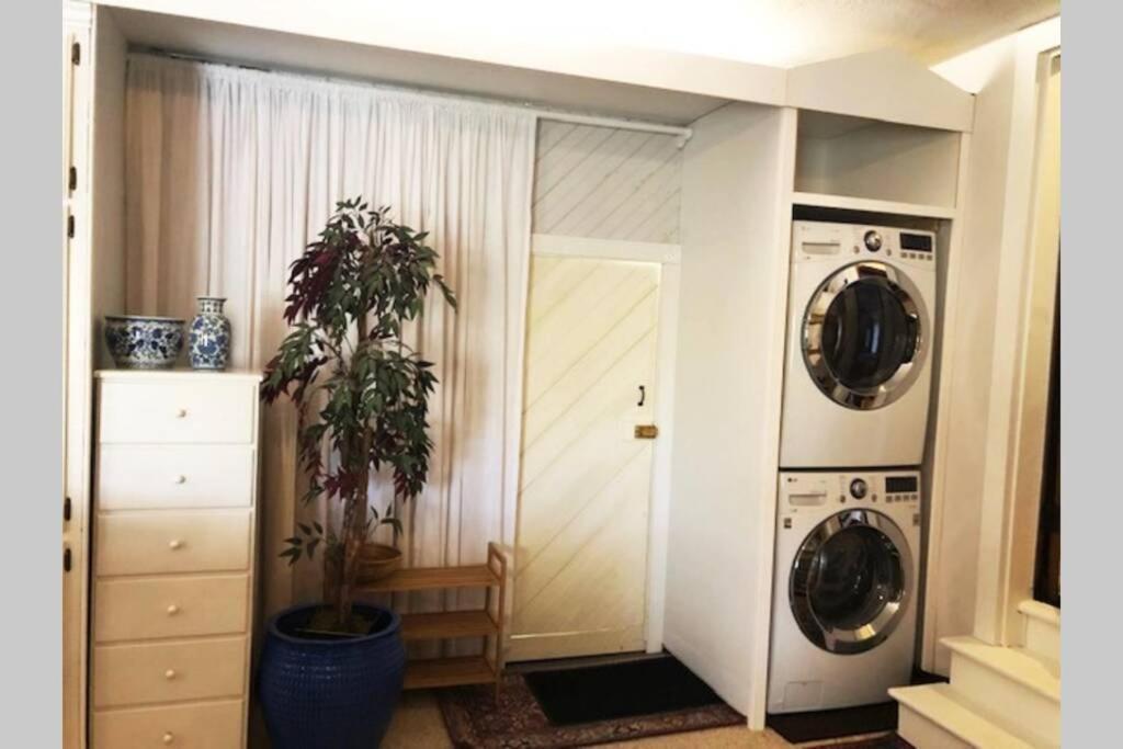 Elegant Spacious Private Studio ~ Upscale バークレー エクステリア 写真