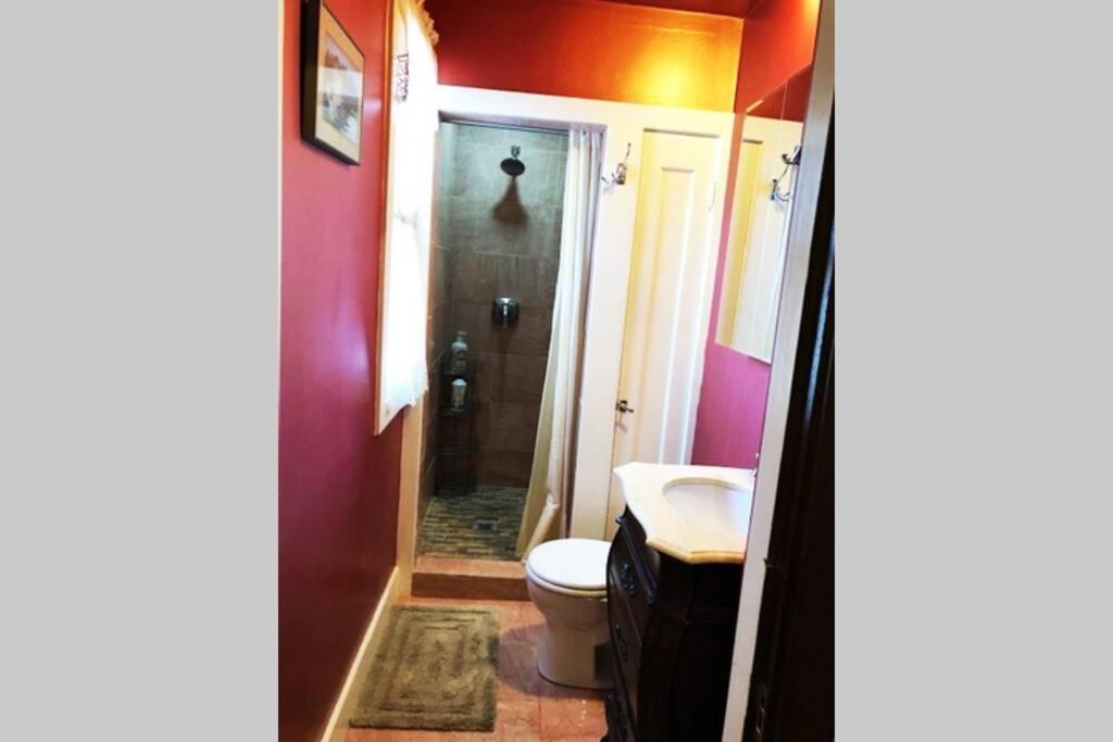 Elegant Spacious Private Studio ~ Upscale バークレー エクステリア 写真